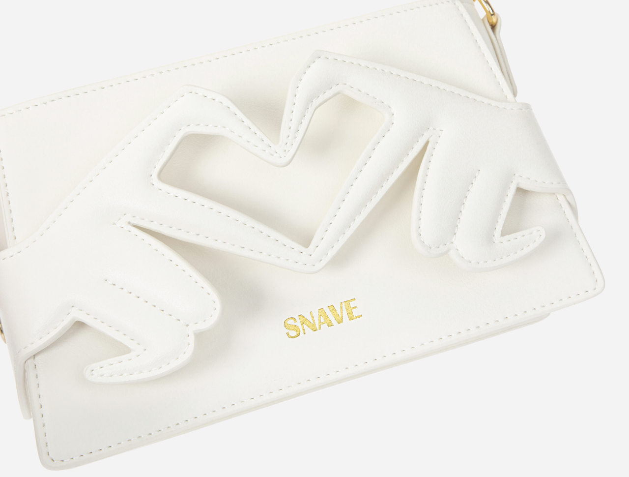 Sac blanc avant-gardiste en cuir pour femme, design élégant et moderne.